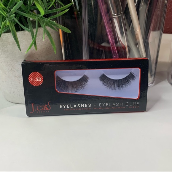 J.Cat False Eyelashes - Picture 1 of 5